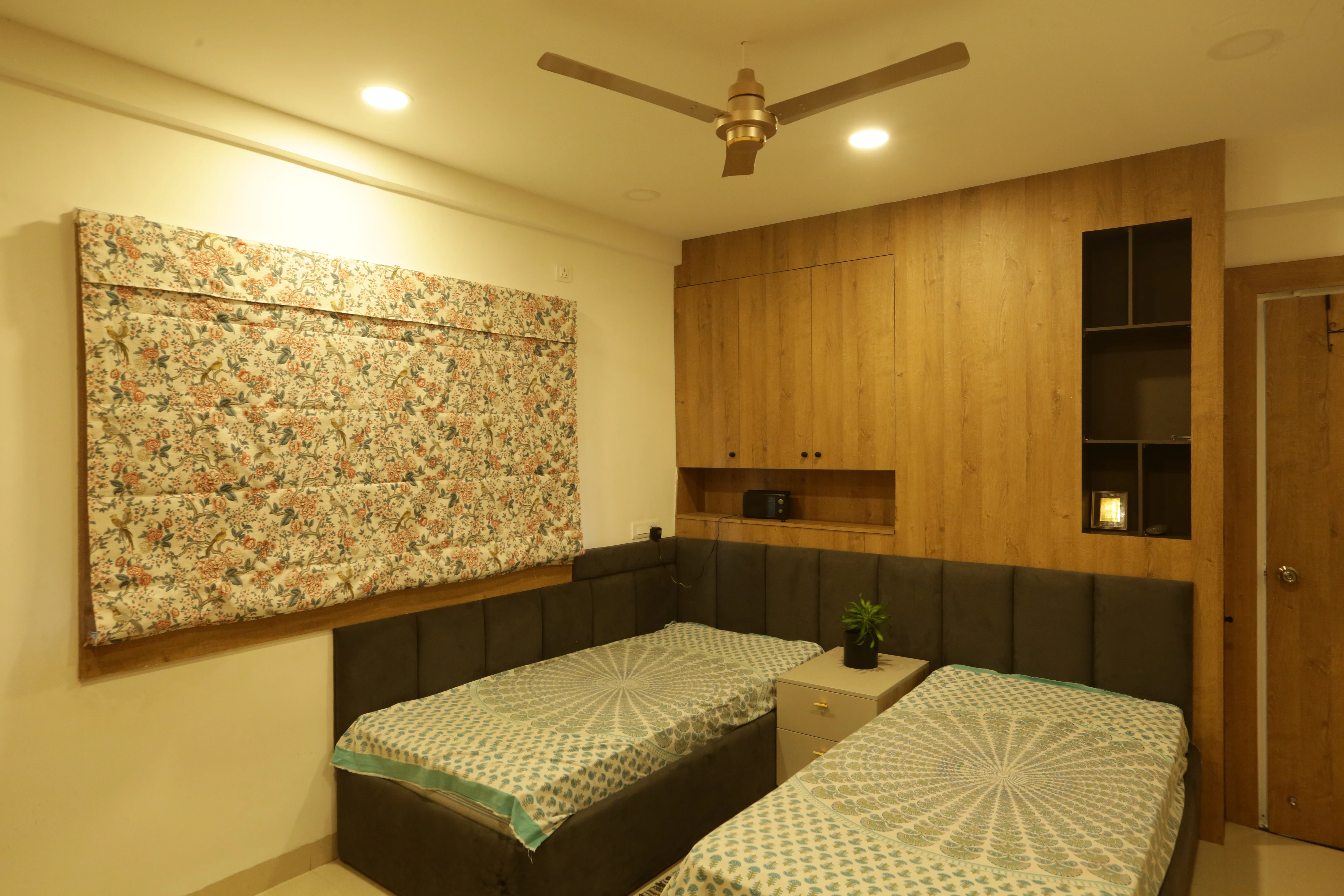 Luxury Master Bedroom Suite — Space 1